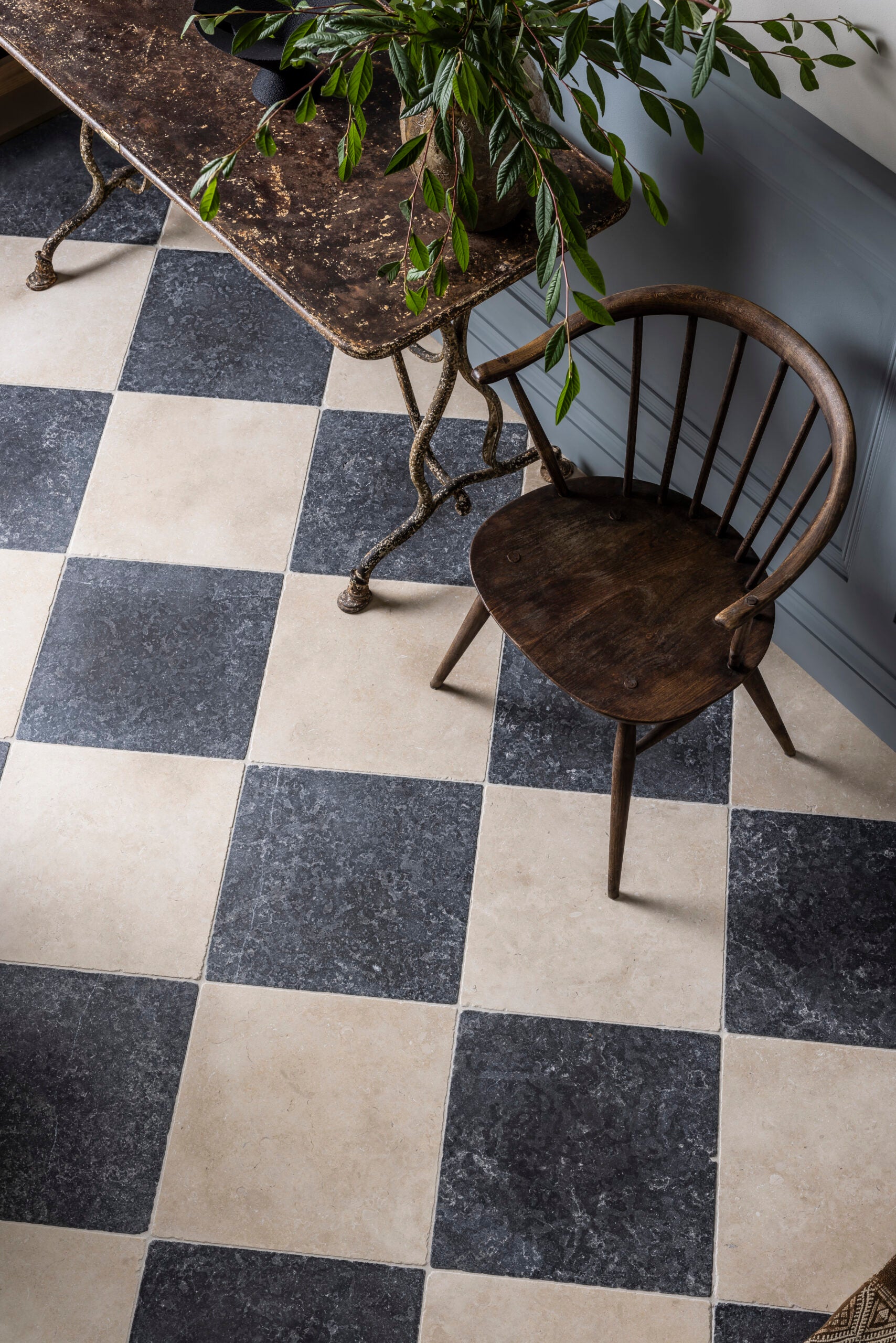 Lyon Tumbled mix Light and Dark Tumbled Limestone