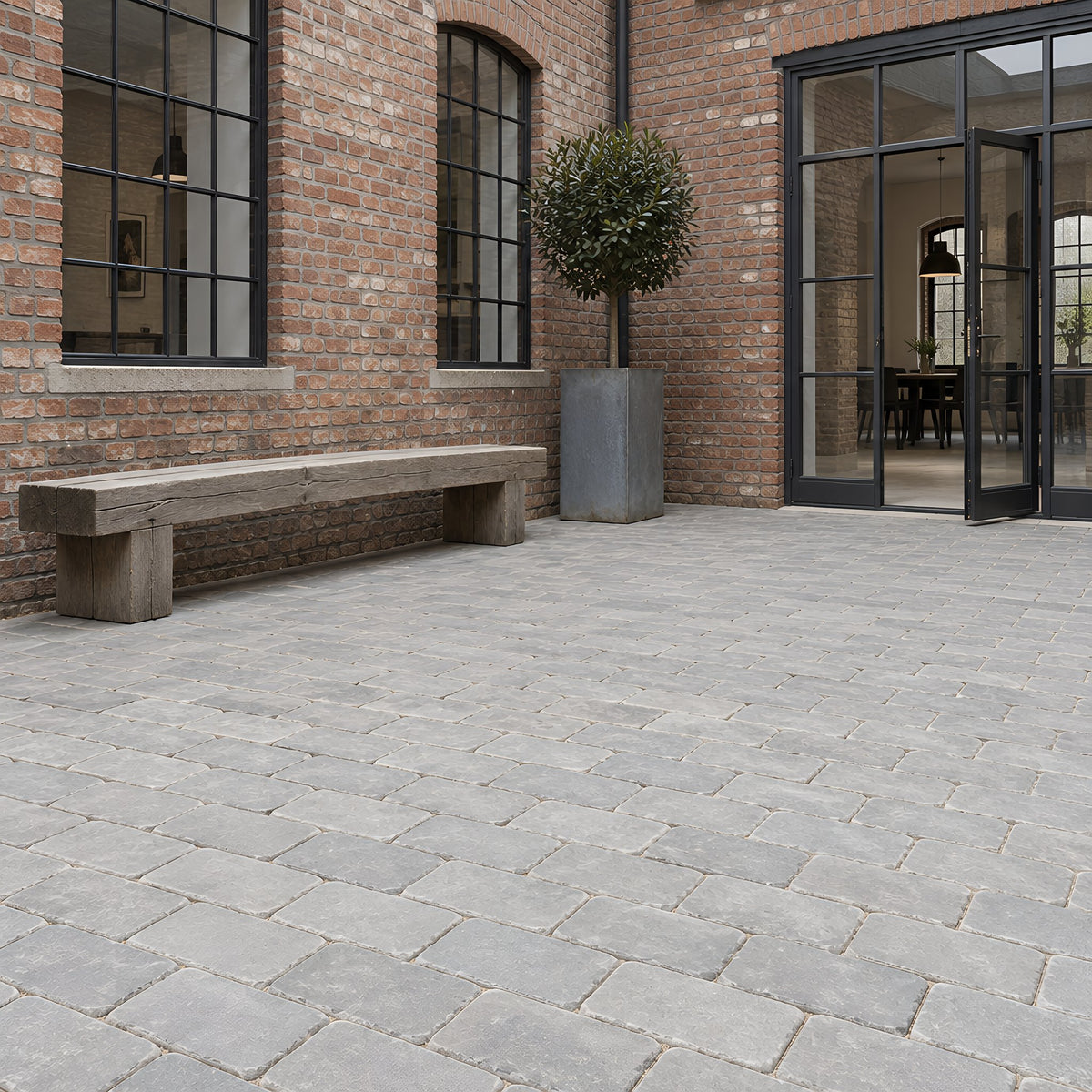 Ballanstone Tumbled Outdoor Limestone – Innenhof mit Natursteinpflaster