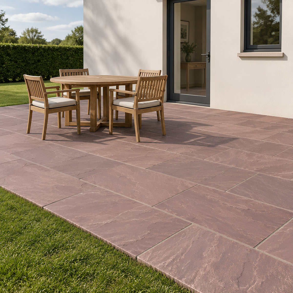 Brown Riven Outdoor Sandstone – Terrasse am Wohnhaus