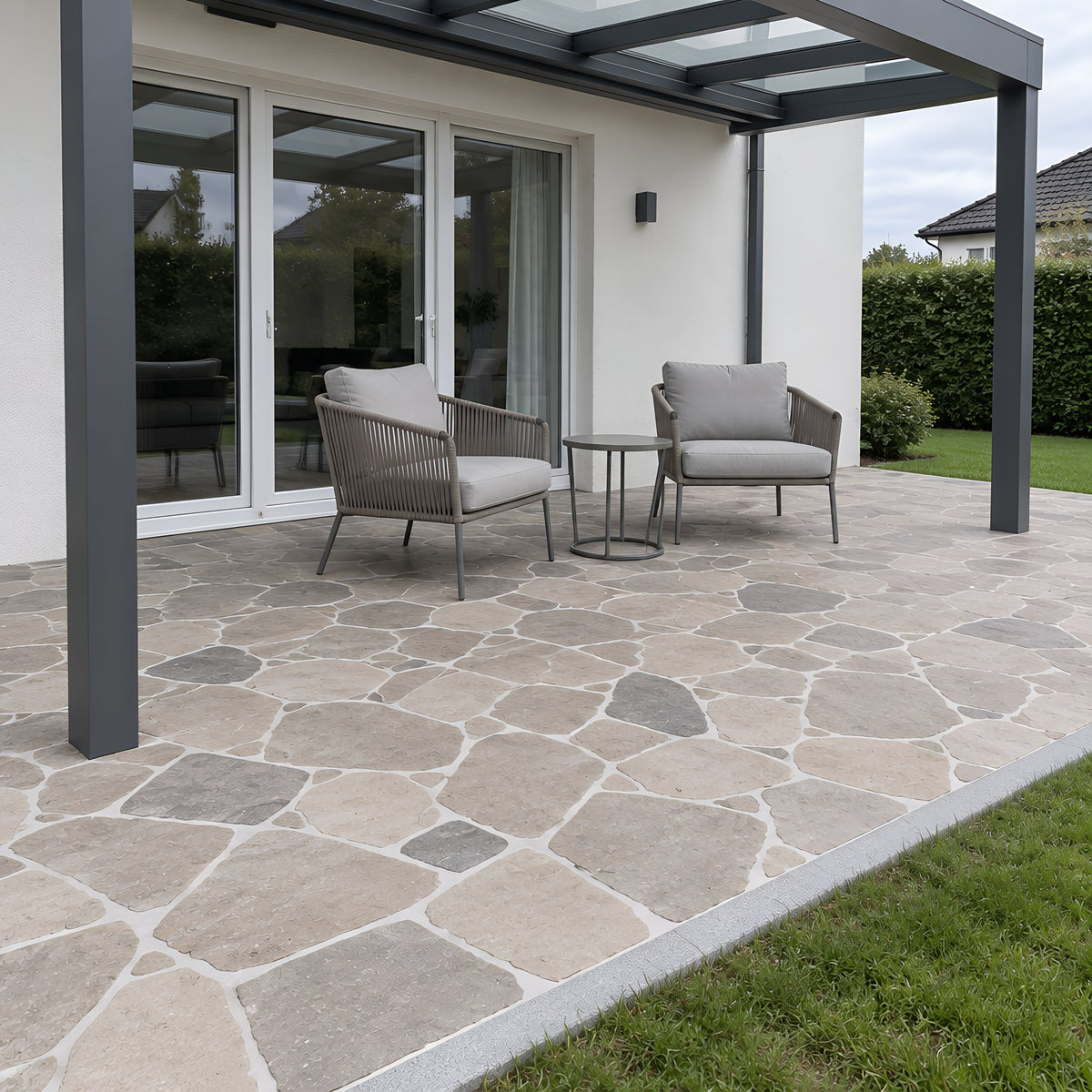 Como Tumbled Limestone Crazy Paving – Terrasse unter Glasdach