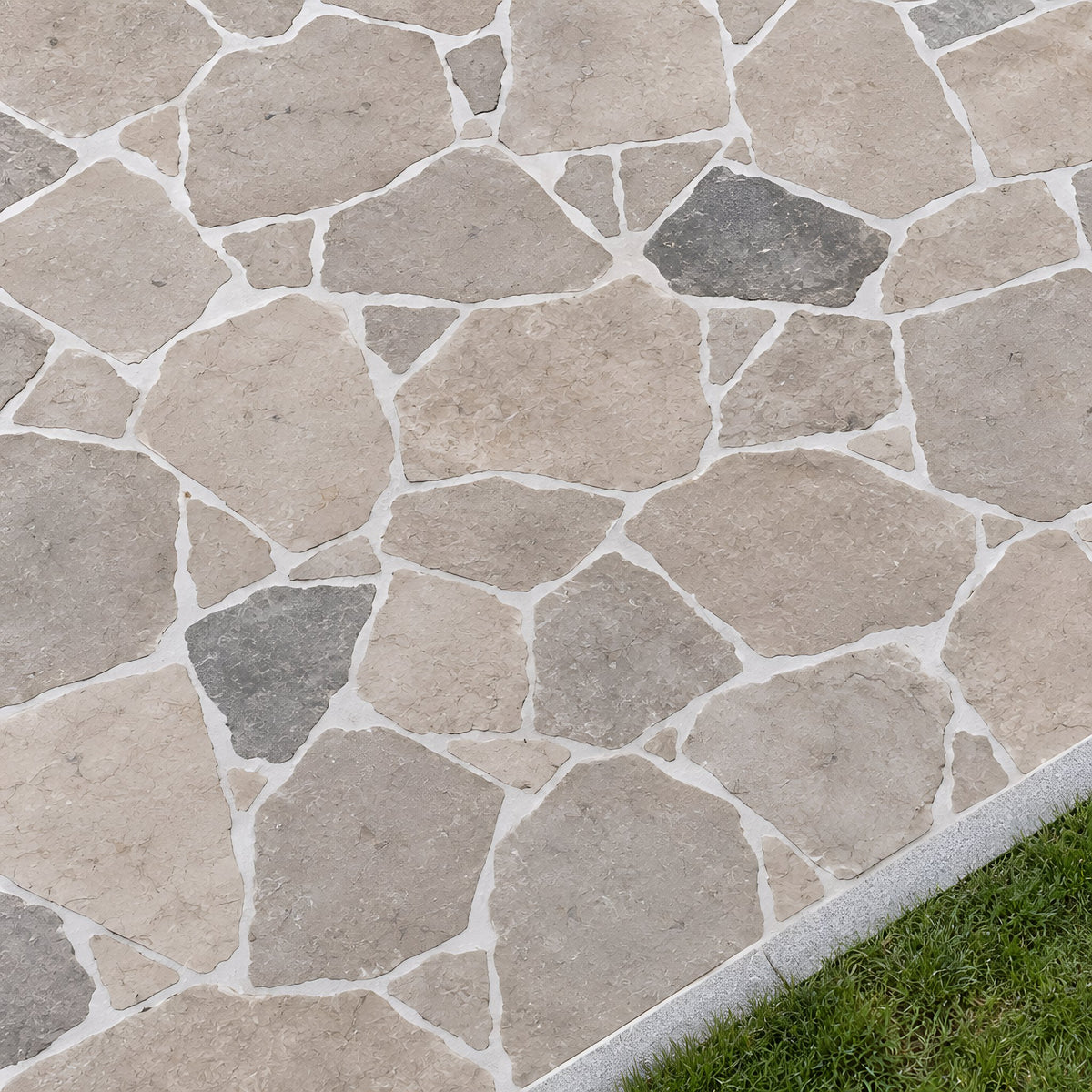Como Tumbled Limestone Crazy Paving – Draufsicht auf Format, Verlegemuster und Fugen