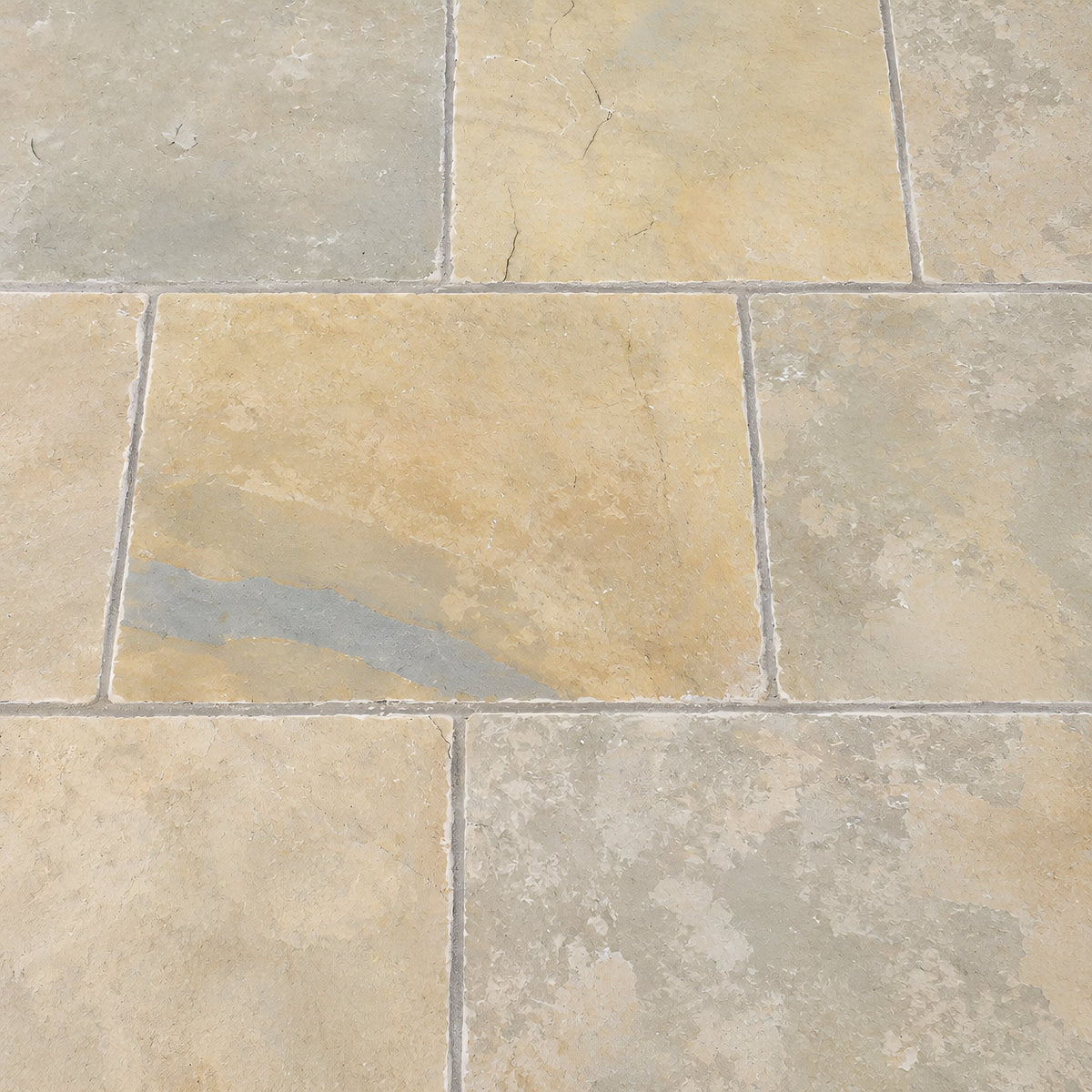 Dalay Buff Riven Outdoor Limestone – Draufsicht auf Format, Verlegemuster und Fugen