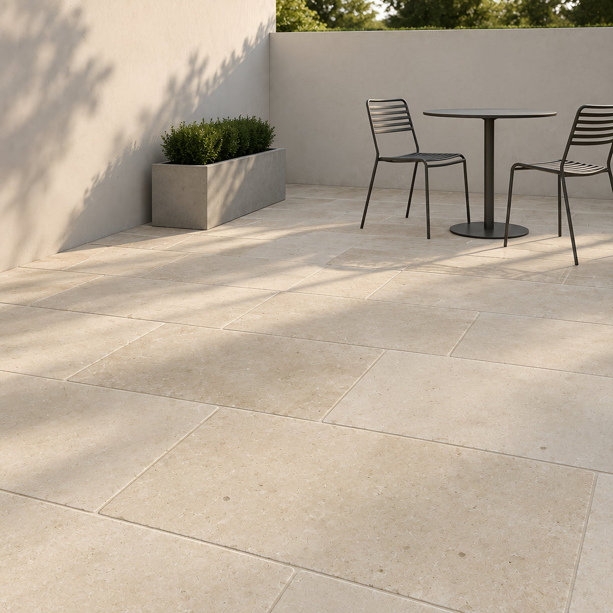 Dijon Tumbled Outdoor Limestone – Innenhof mit Natursteinpflaster