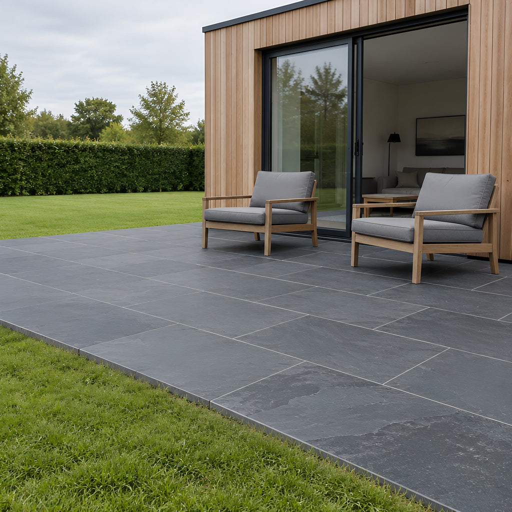 Nero Riven Outdoor Slate – Weg zum Gartenhaus