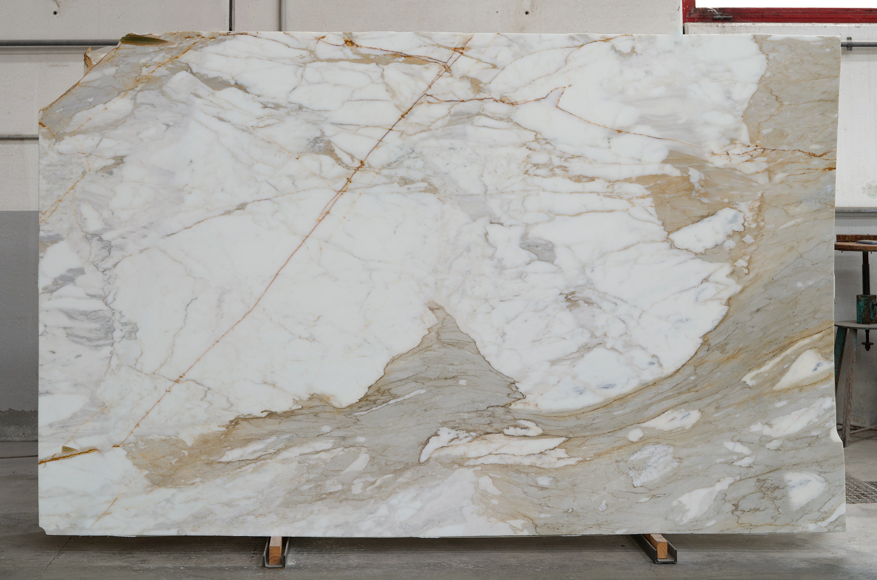 Calacatta Machia Vecchia (Polished) 286×180cm