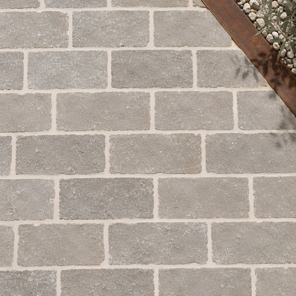 Raja Tumbled Outdoor Limestone – Draufsicht auf Format, Verlegemuster und Fugen